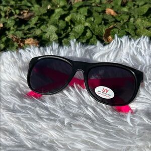 🩶5/$30 Vineyard Vines Black and Pink Women's Sunglasses NEW